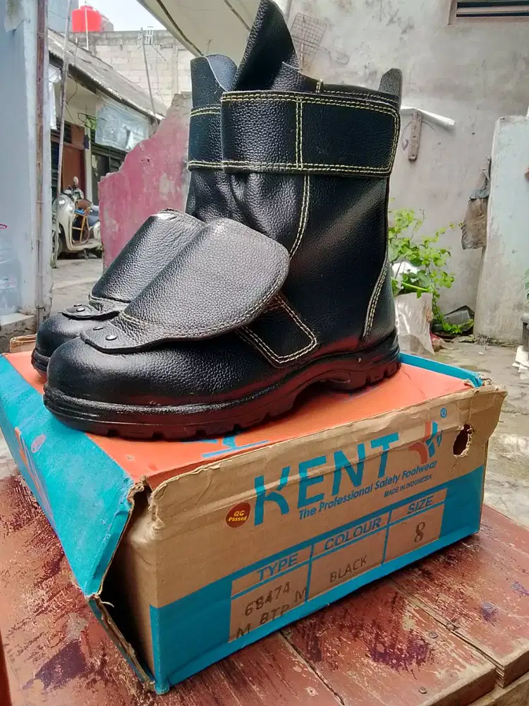 SEPATU SAFETY MERK KENT SIZE 8/42