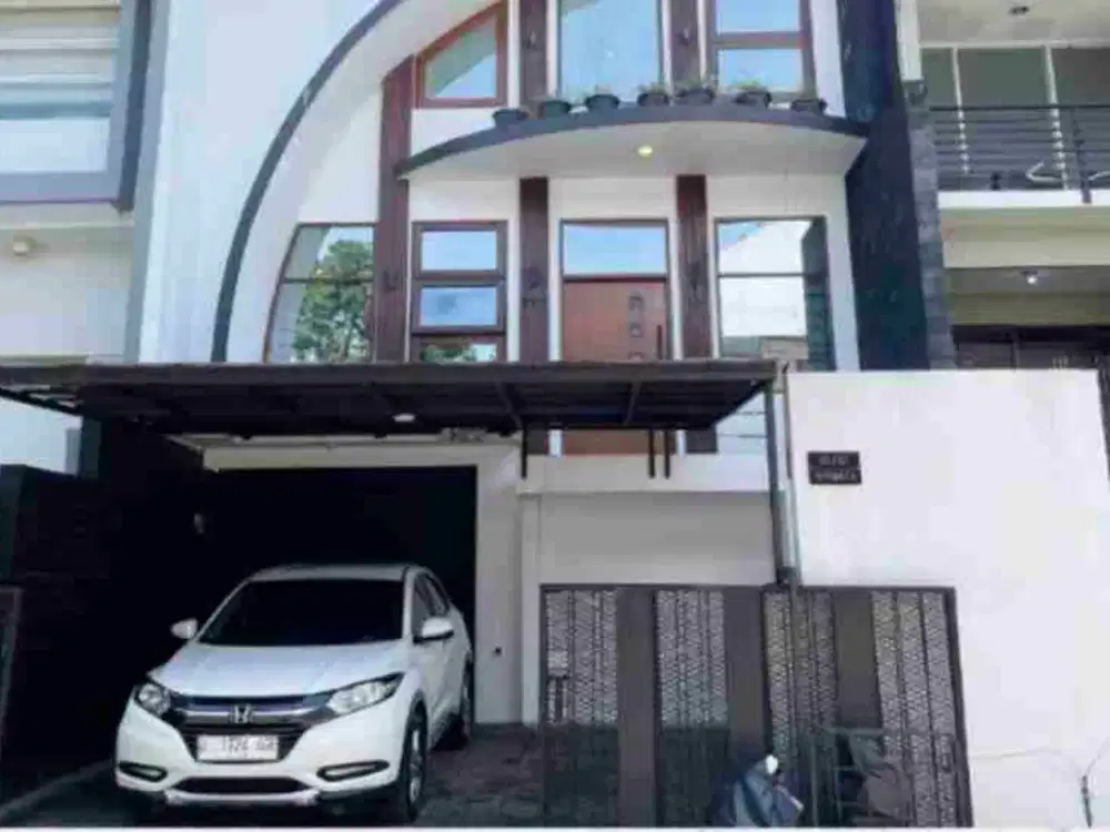 Rumah dijual lokasi strategis Setraduta Bandung siap huni SHM lingkungan nyaman