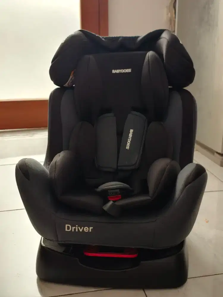 CAR SEAT BABYDOES DRIVER