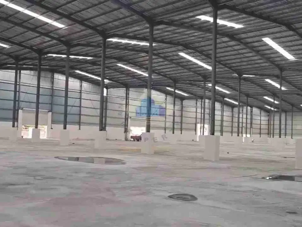 DISEWAKAN GUDANG BARU DEKAT KAWASAN LAKSANA DAN PLANNING TOL PIK