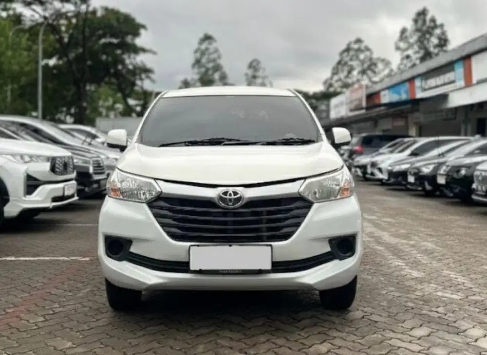 TERMURAH TOYOTA AVANZA 1.3 E AT MATIC 2018 PUTIH