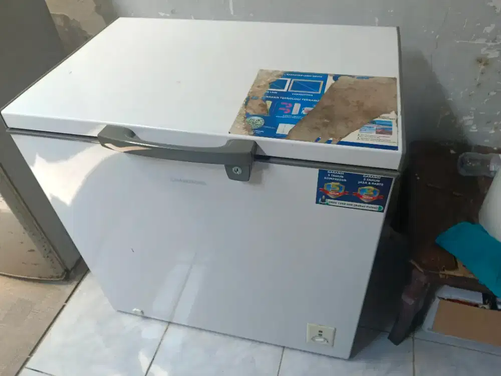 Chest Freezer Changhong FCF266DW 210 liter