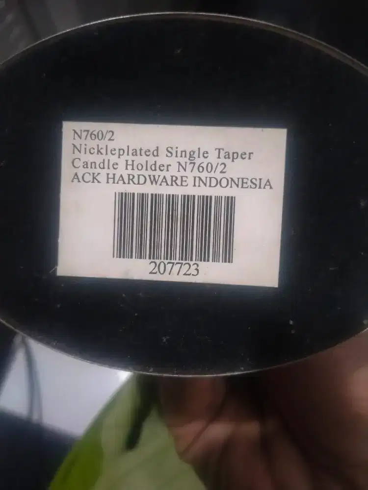 Tempat peralatan kamar mandi