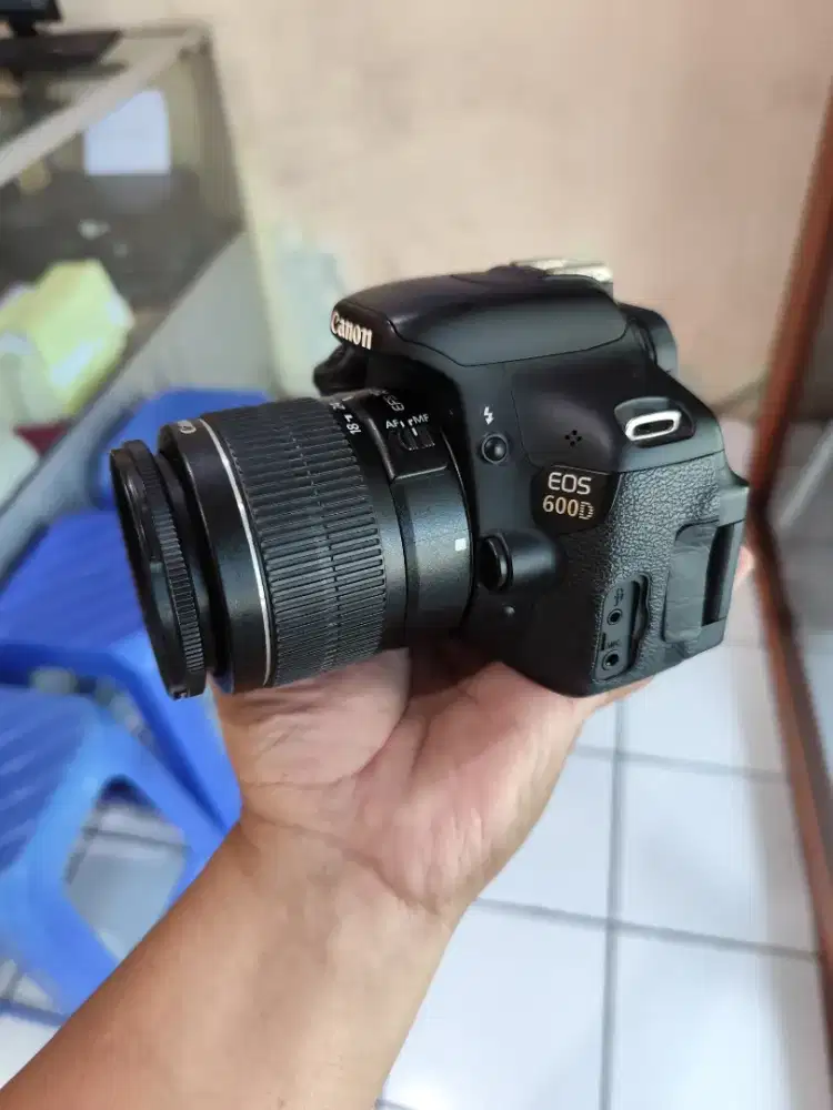 Canon Eos 600D lensa kit 18-55mm