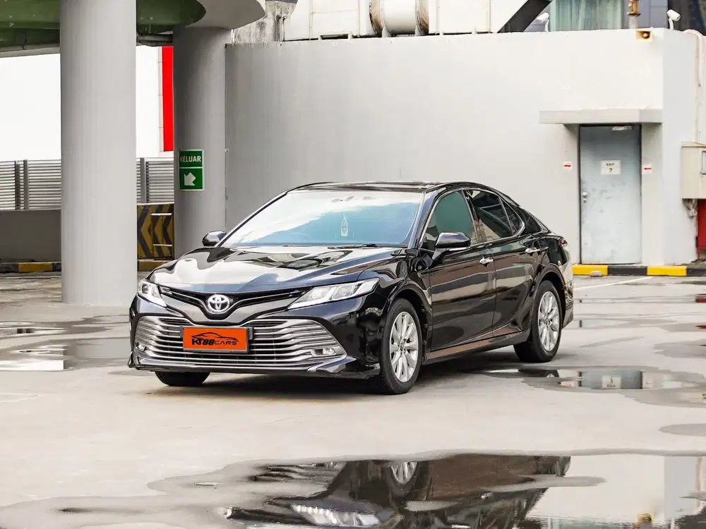 [KM 22.000] TOYOTA CAMRY V 2.5 Sunroof Matic Hitam 2020