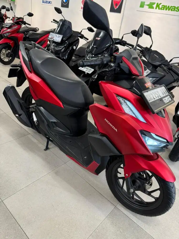 Honda Vario 160 Tipe CBS 2022 warna Merah Doff Vario160 Matic Red Dop