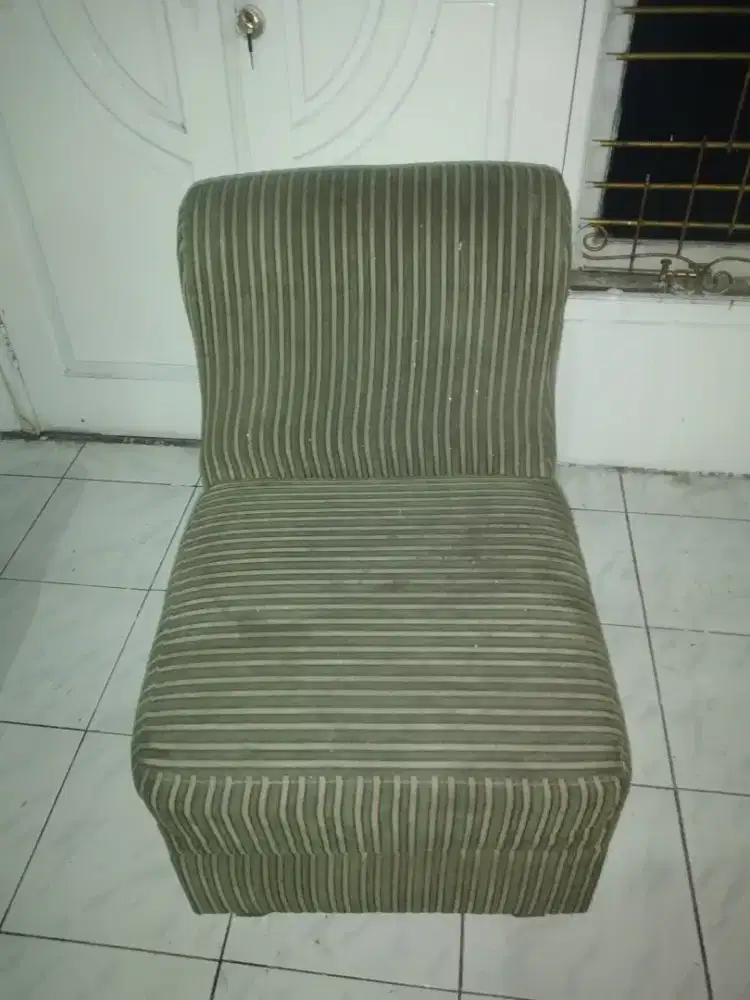 Sofa ruang tamu hijau