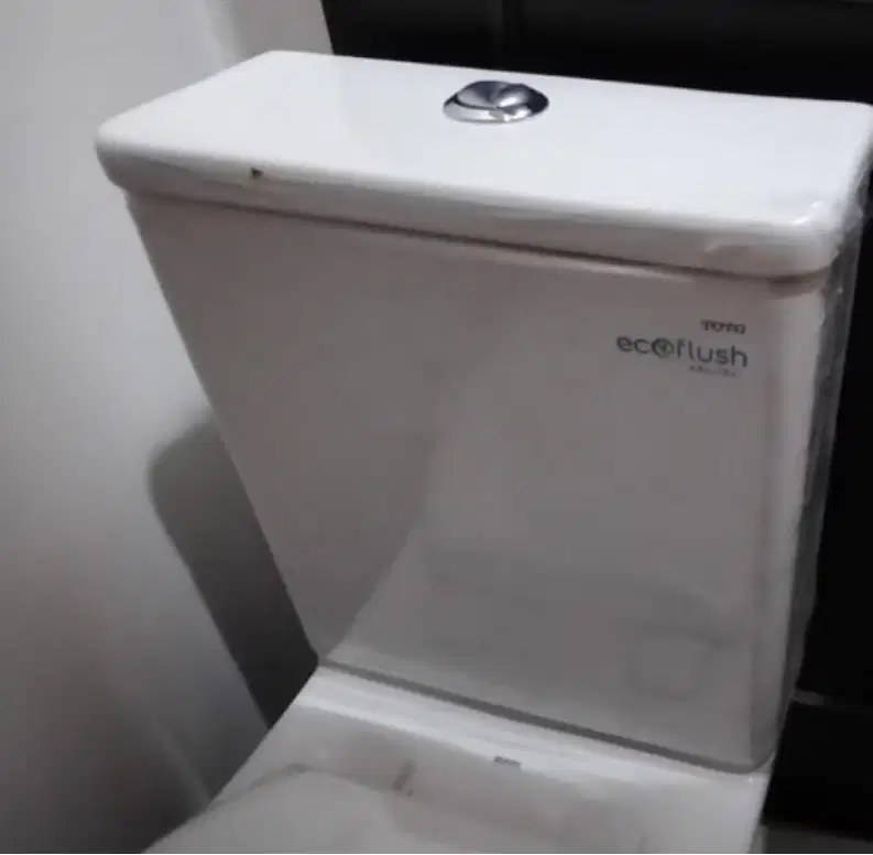 KLOSET TOILET MERK TOTO KONDISI BARU