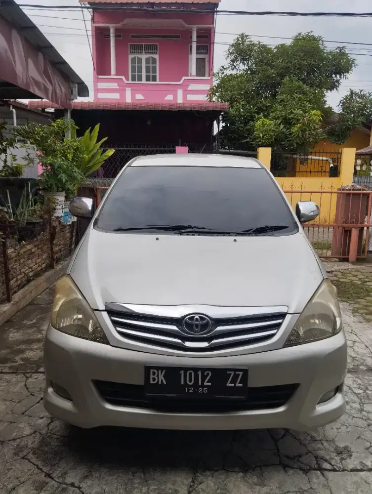 Toyota Innova V 2.0 Luxury bensin tahun 2010 manual