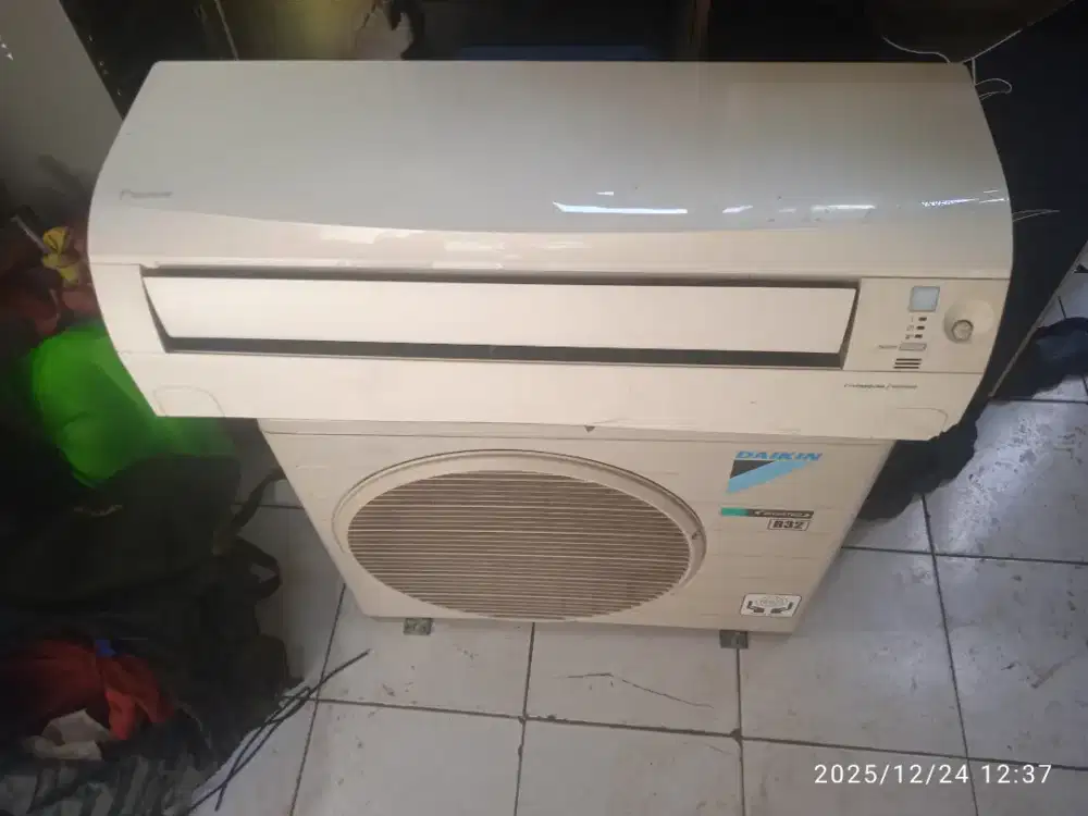 Jual santai AC Daikin inverter