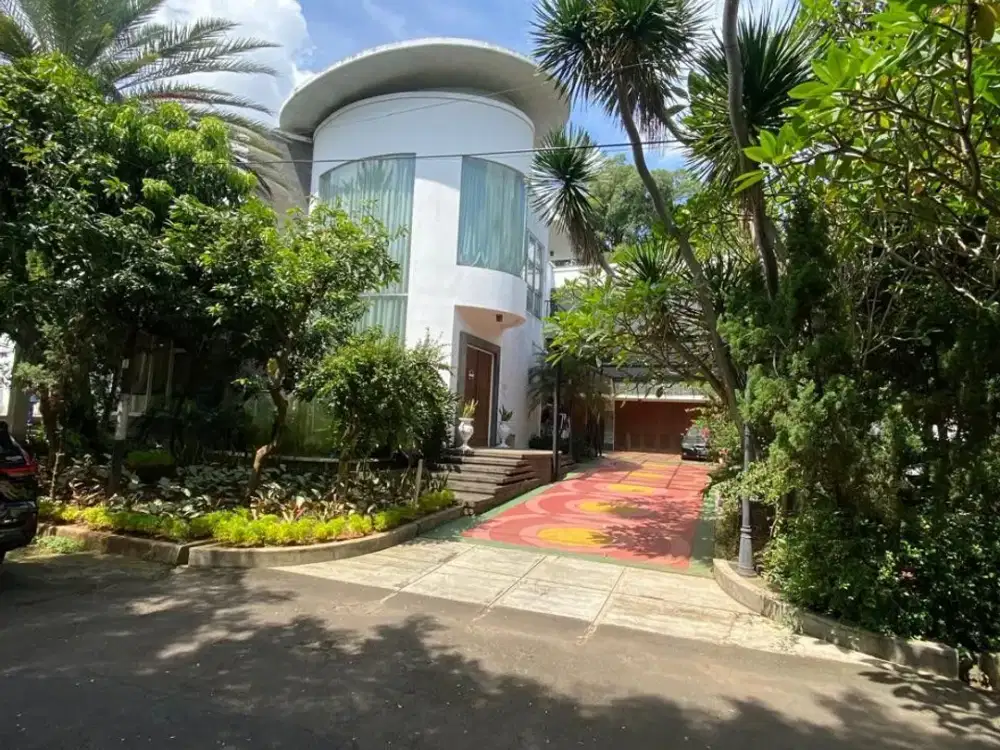 Rumah Hoek Mewah 2lt Dengan Private Pool di River Park Bintaro Sektor 8