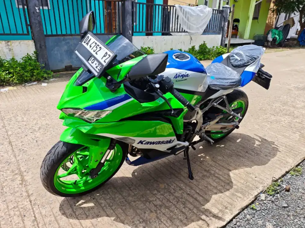 Dijual Motor Kawasaki ZX25RR type paling tinggi limited siap pakai bos
