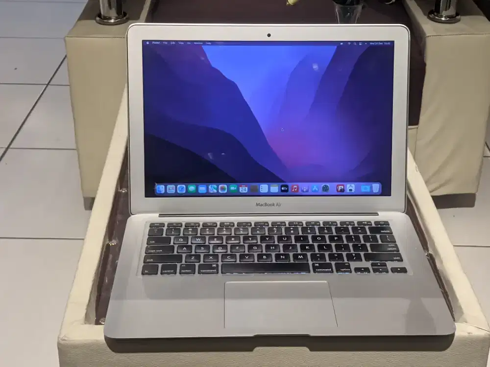 Mackbook Air 2017 Core i5 Ram 8 GB SSD 128 GB