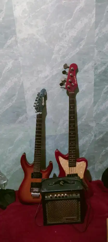 Dijual cepat gitar LED, bass, ampli