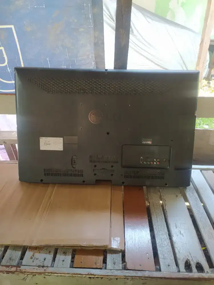 LG 32 model 32CS410-TB