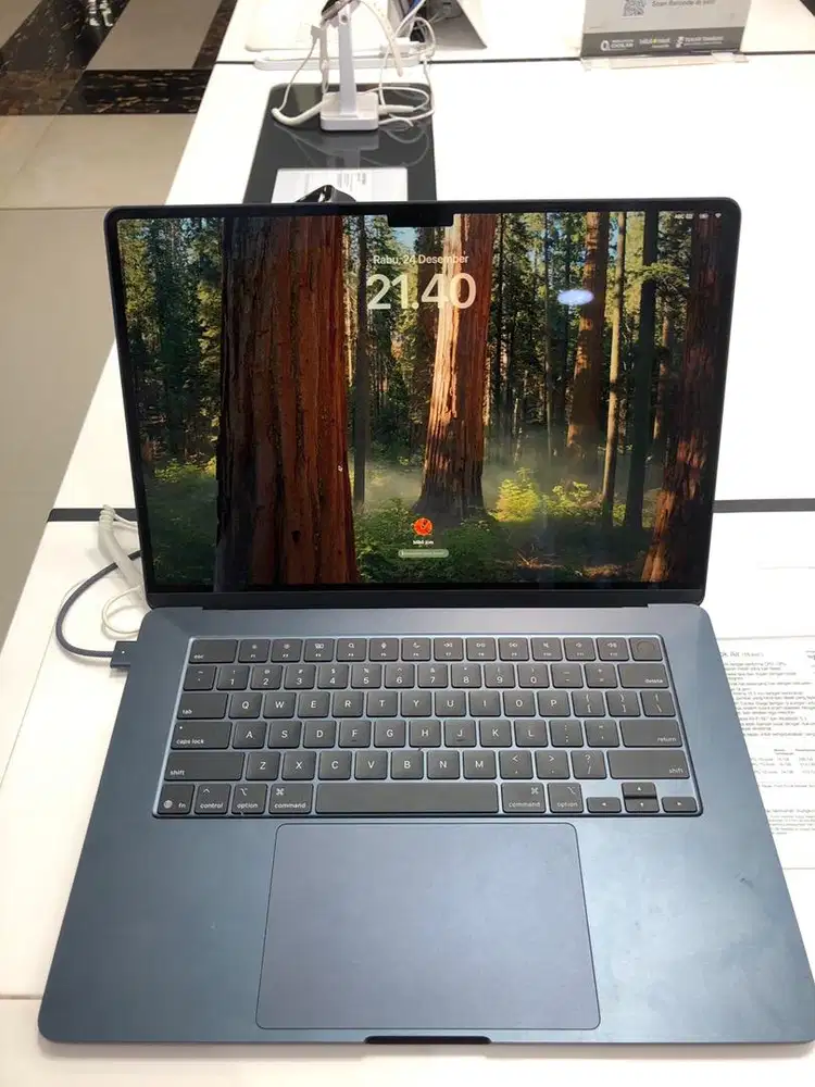 Promo MacBook Air (15 inci)