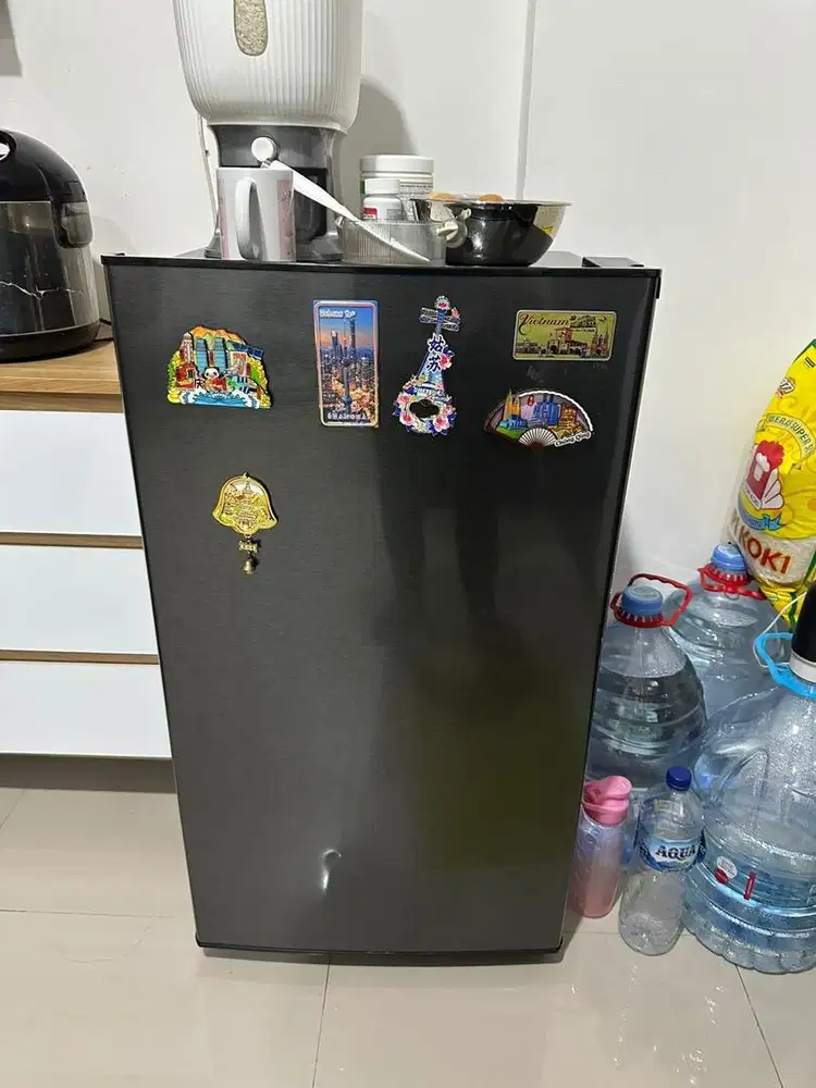 DI JUAL KULKAS SHARP 1 PINTU