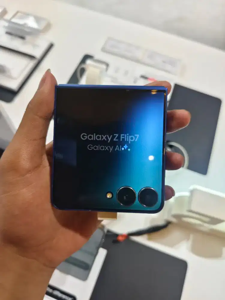 GALAXY Z FLIP 7