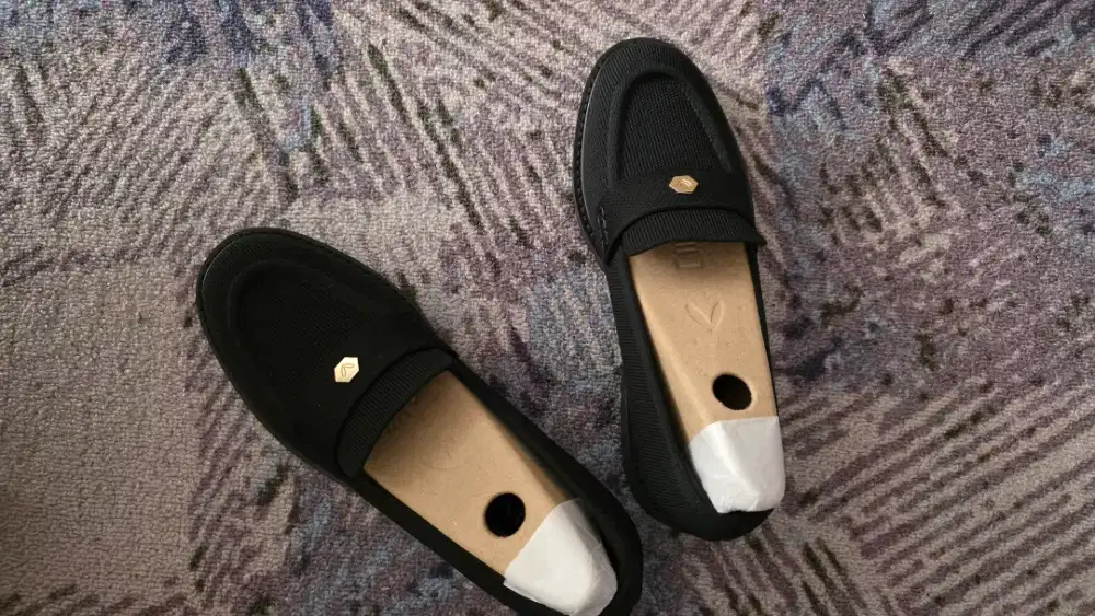 Vivaia Francesca sepatu wanita round-toe chunky heel loafers - BLACK