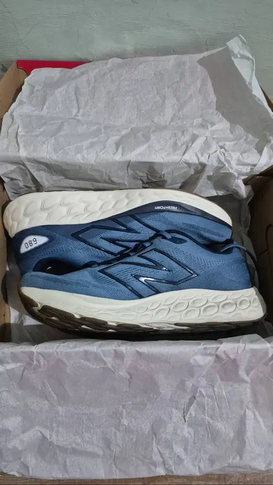 Sepatu Lari New Balance 680 Original