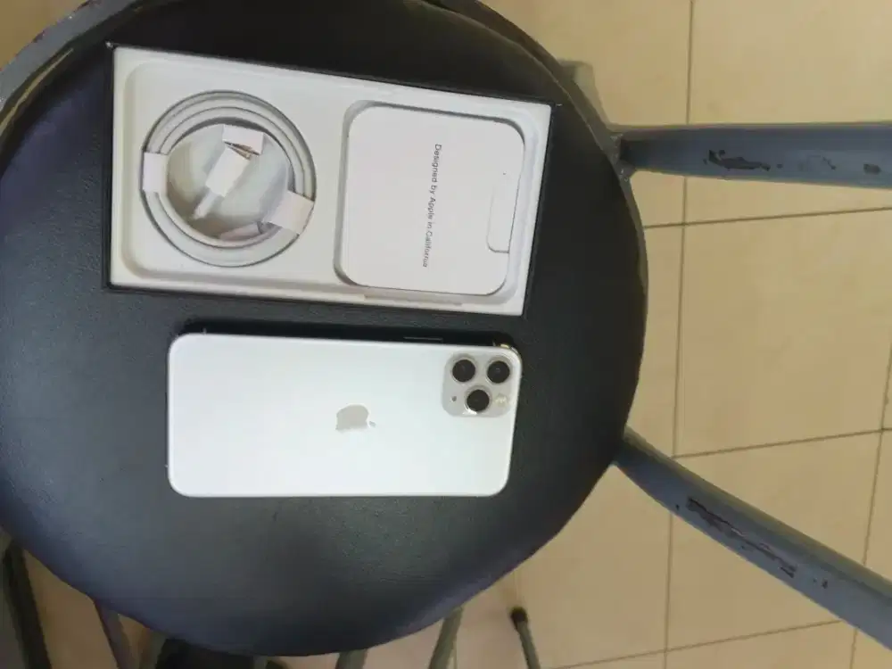 Iphone 11 pro 256gb silver sah pemakai