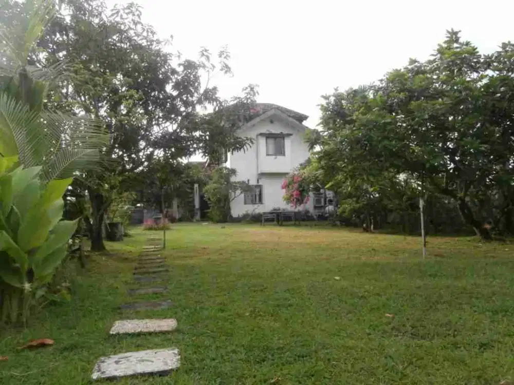 Tanah bonus Bangunan Villa area Batu Belig.