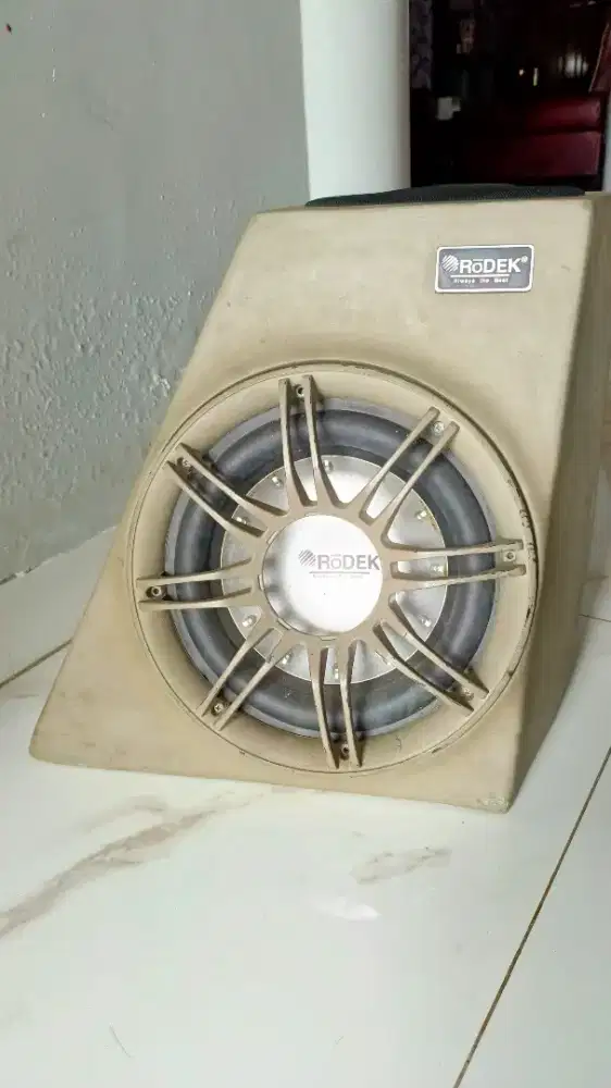 Subwoofer aktif 10inch mobil 1000watt rodex