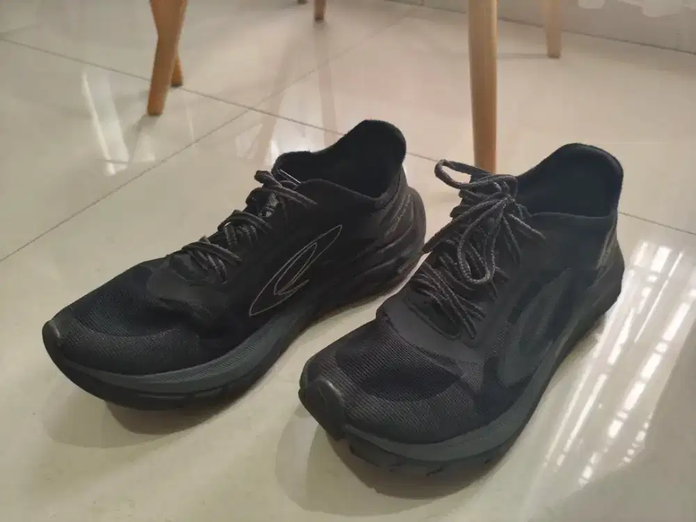 Sepatu Preloved Ukuran 44