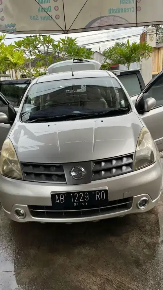 Dijual nisan grand livina