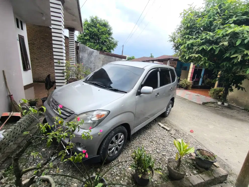 Toyota Avanza 2004 Bensin
