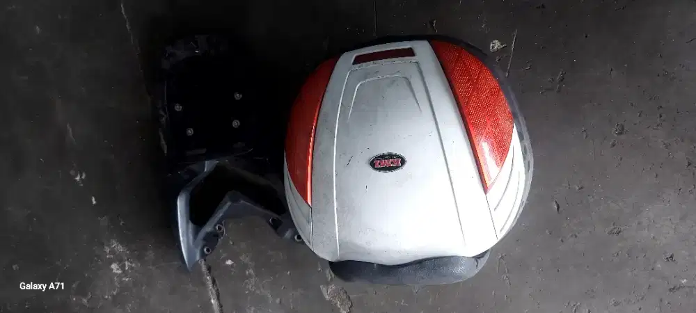 udh bosen box blakang nmax old