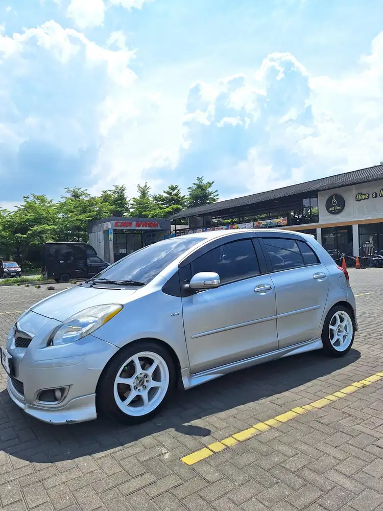 Toyota Yaris 2010 Bensin