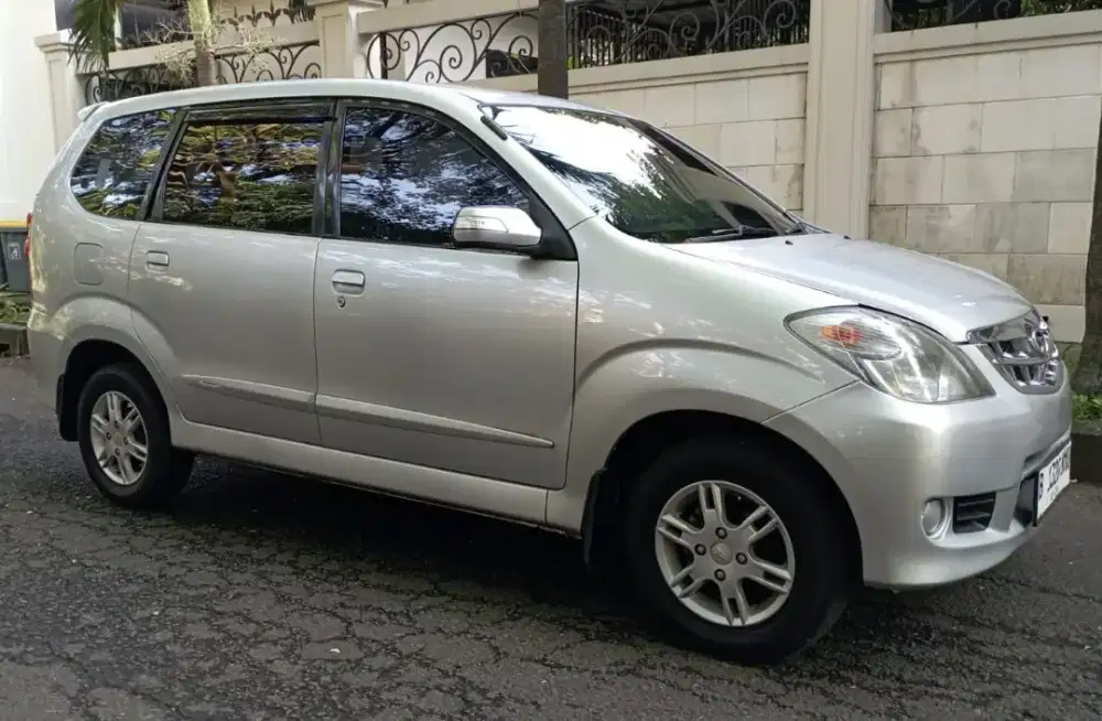 Daihatsu Xenia 1.3 Xi Deluxe Plus AT 2010 Silver Sgt Istimewa Sekali