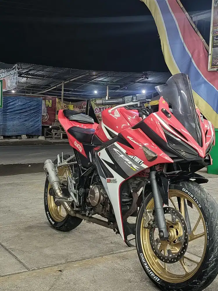 Dijual CBR 150R harga murah kwalitas mewah