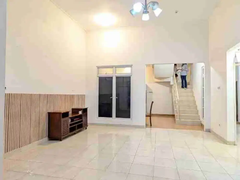 Rumah Sewa Citra Grand Cibubur bersih dan rapih termurah luas tanah besar