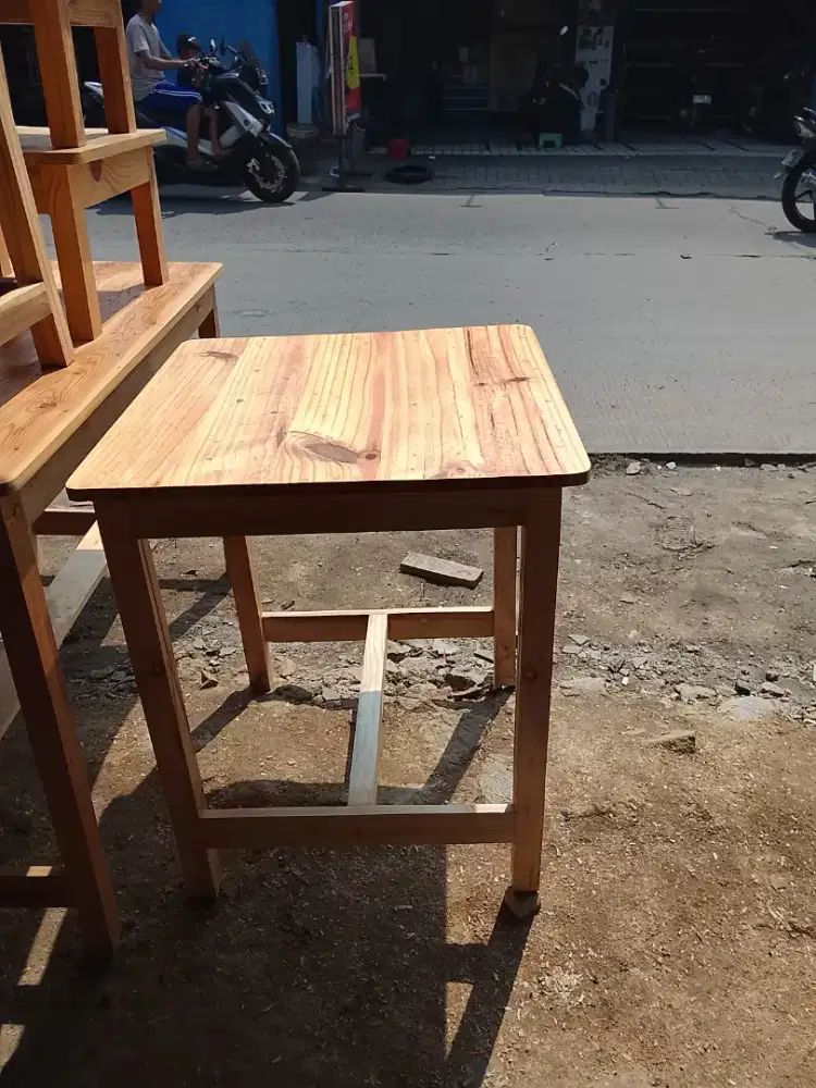 meja serba bisa UK 60x60x70