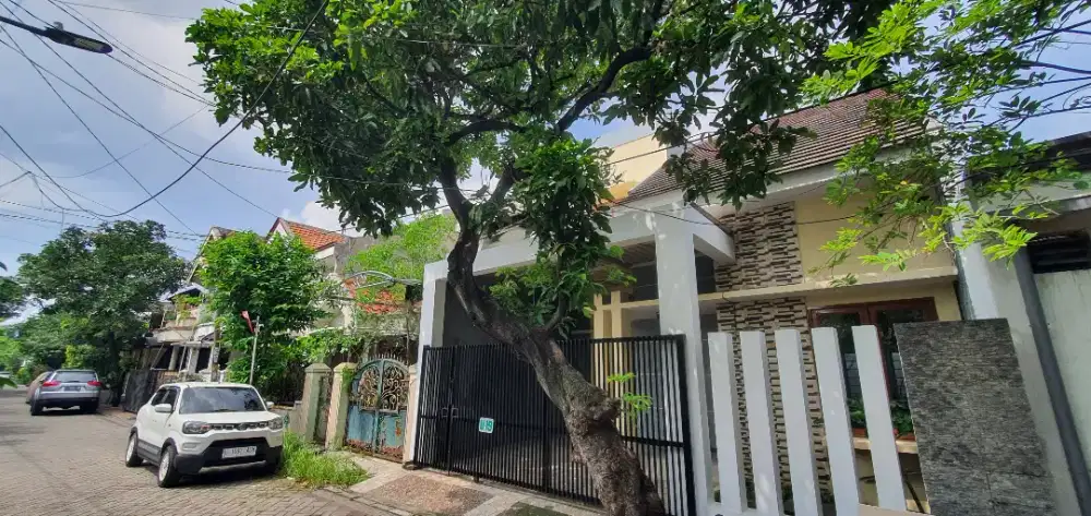 Rumah Rungkut Adem dan Nyaman