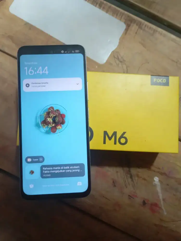 HP poco m6 ram 8+4/256 gb