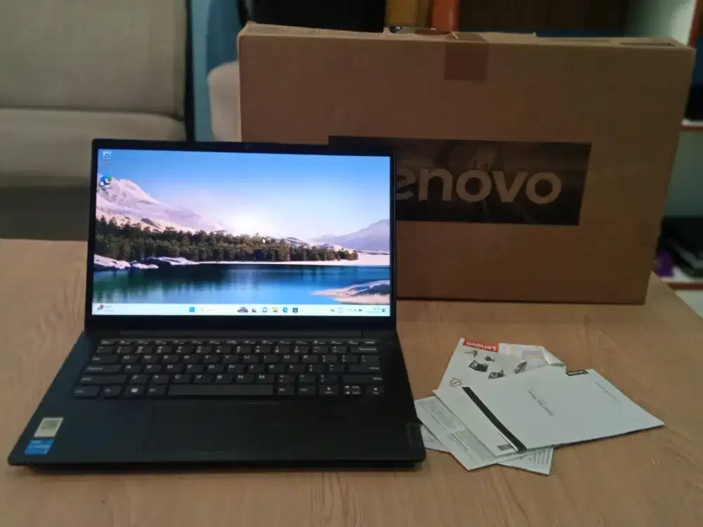 Lenovo V14 G3. Core i3 -1215u