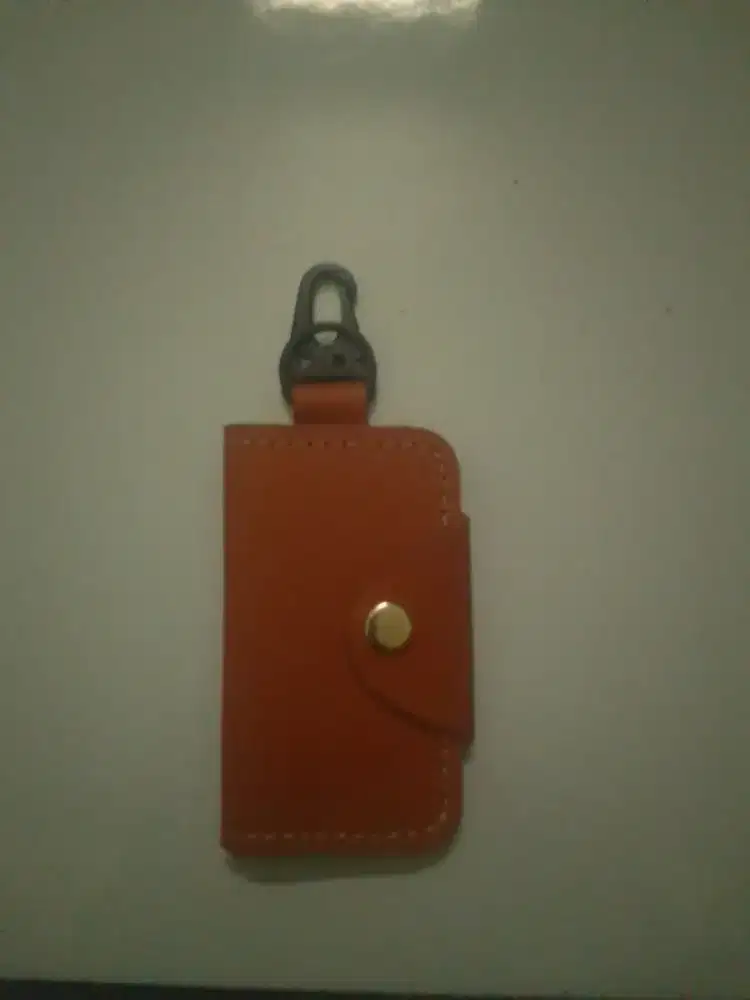 Gantungan kunci kulit