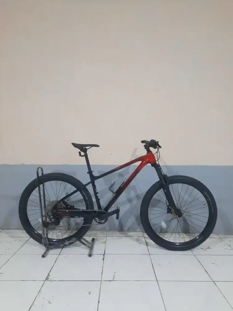 POLYGON XTRADA 6 TAHUN 2025