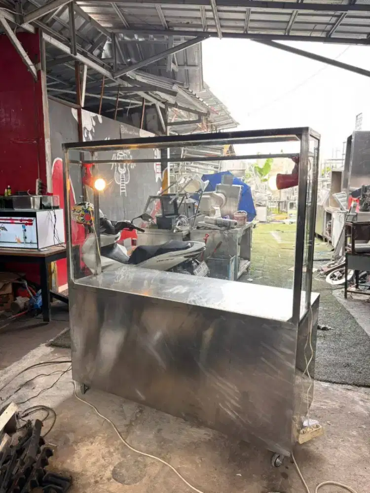 Stainless steel booth cabinet table