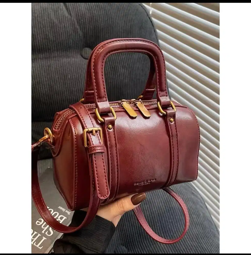 Tas wanita maroon