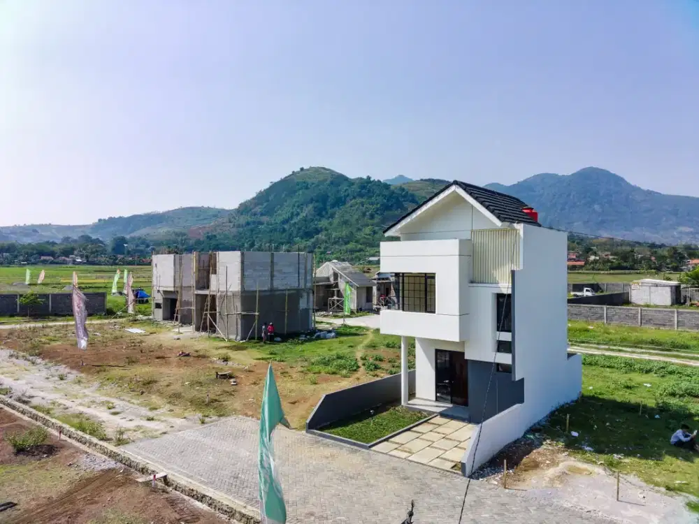 Rumah 2 Lantai Harga 1 Lantai! Lokasi Premium Samping Exit Tol GETACI dan RS UNISBA