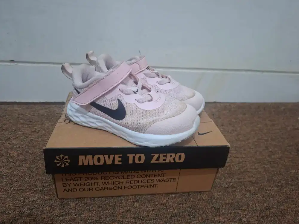 Sepatu nike anak perempuan
