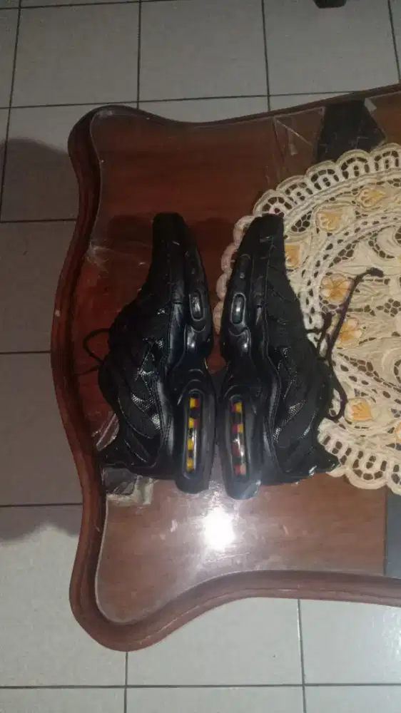 saya ingin menjual sepatu saya