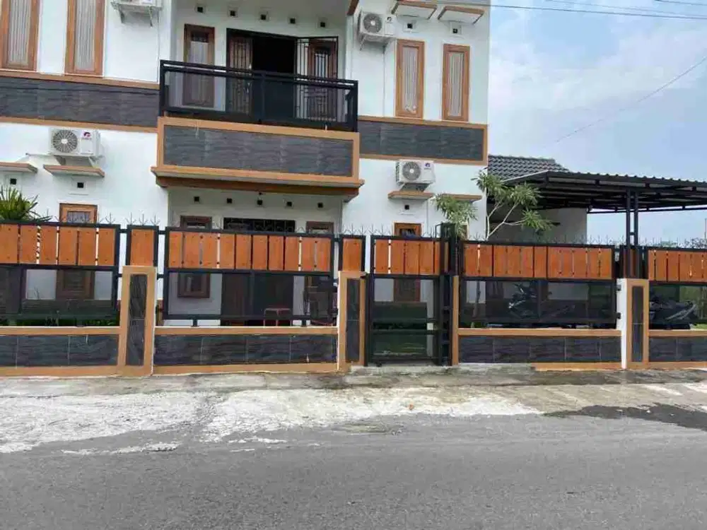 DIJUAL RUMAH MEWAH 2 LANTAI FULL FURNISH HOK JLN ASPAL VIEW SAWAH DEKAT JLN RAYA TAJEM MAGUWOHARJO