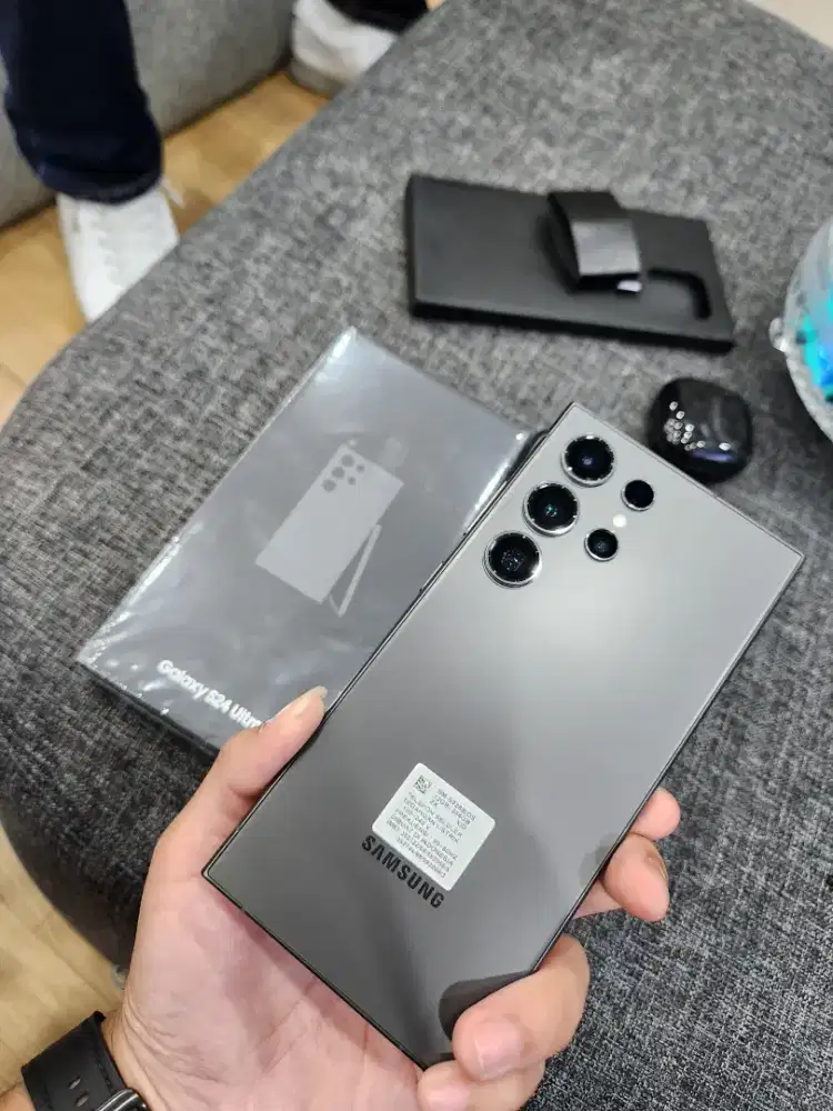 Samsung Galaxy S24 ULTRA BNIB