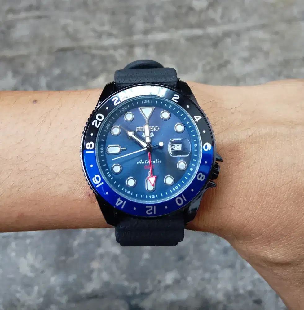 Jam tangan seiko