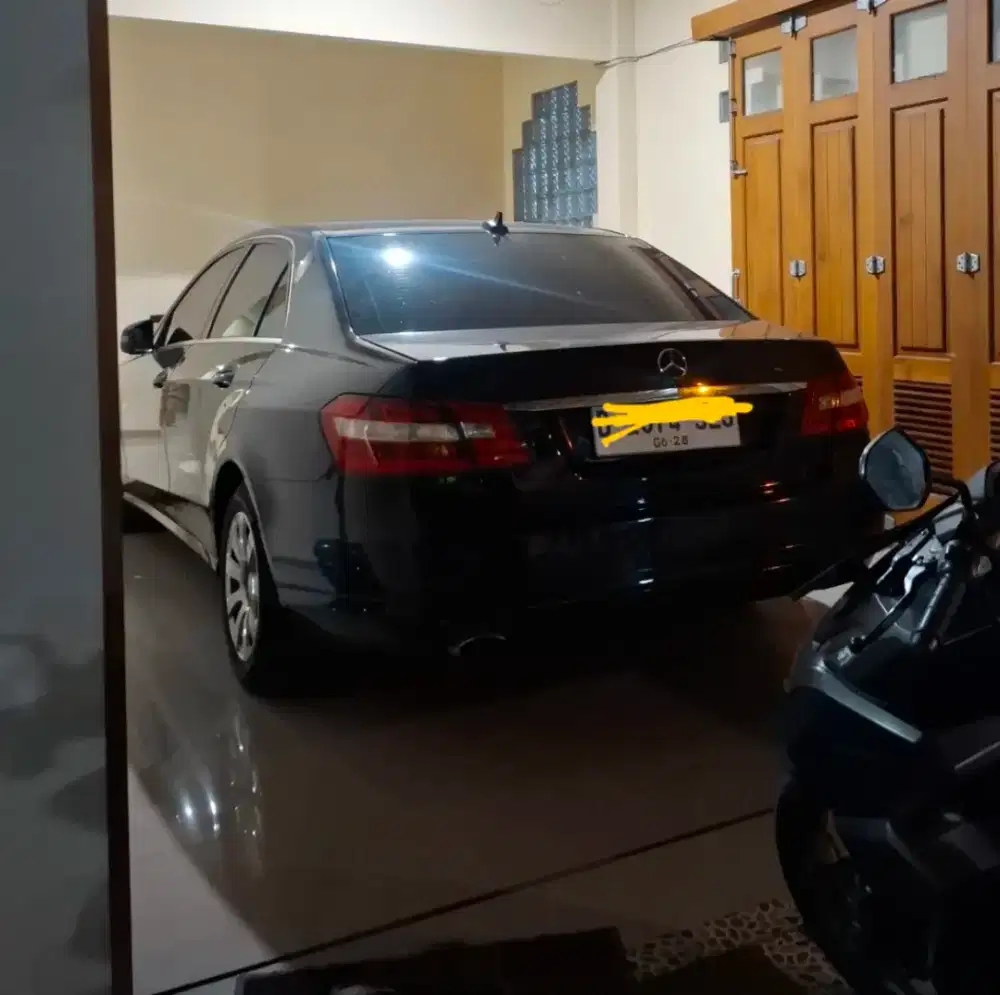 Mercedes Benz E200 w212